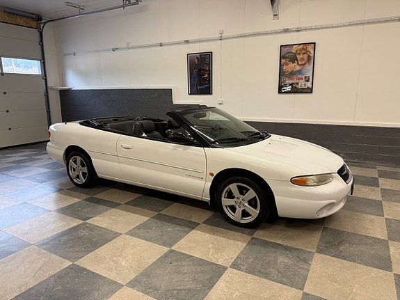 Chrysler Stratus 2 of 5