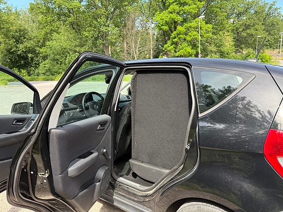 Mercedes-Benz A170 3 of 5