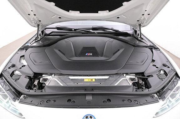 BMW i4 26 of 27