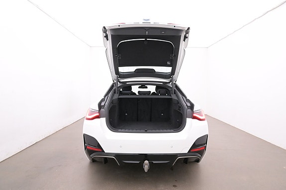 BMW i4 21 of 27