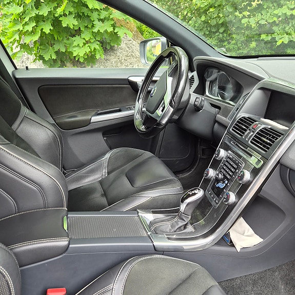 Volvo XC60 2 of 2