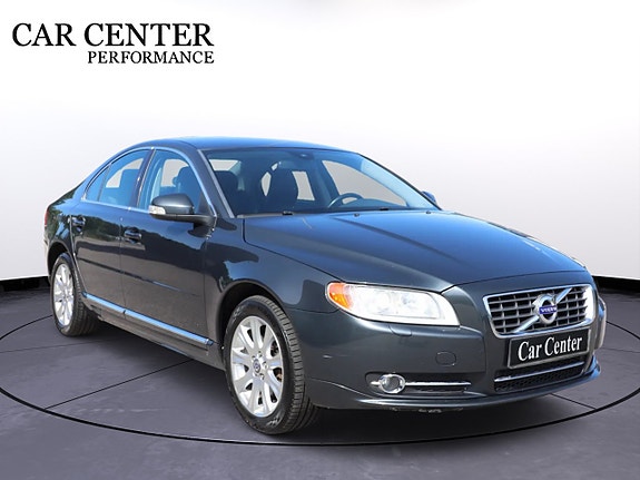 Volvo S80 3 of 5