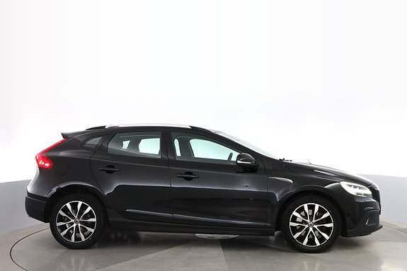 Volvo V40 Cross Country 3 of 5