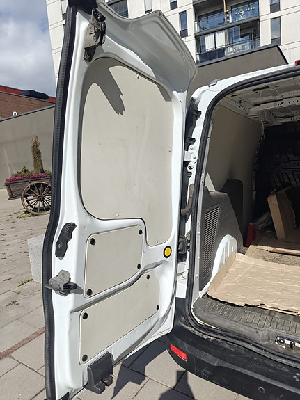 Ford Transit Connect 6 of 13