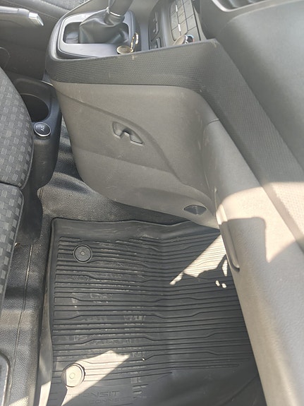 Ford Transit Connect 10 of 13