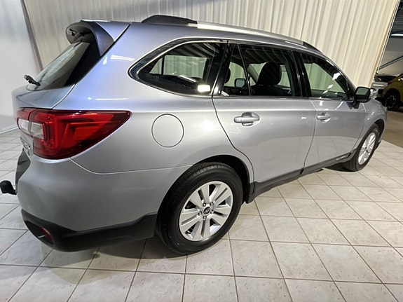 Subaru Outback 3 of 5