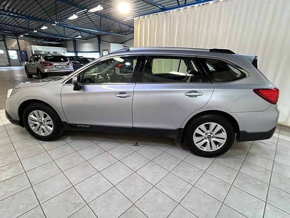 Subaru Outback 8 of 15