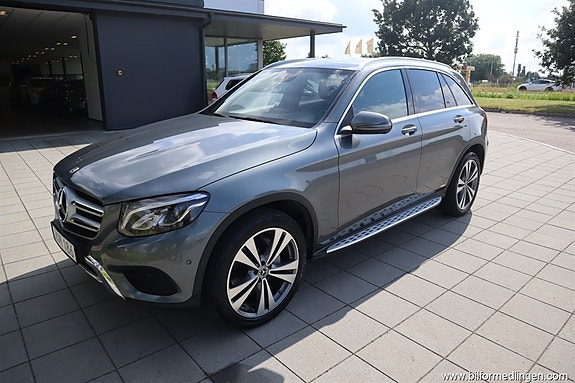 Mercedes-Benz GLC220 d 2 of 5
