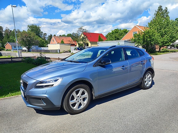 Volvo V40 Cross Country 9 of 9