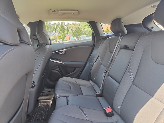 Volvo V40 Cross Country 4 of 5