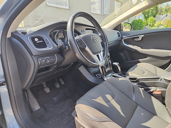 Volvo V40 Cross Country 6 of 9