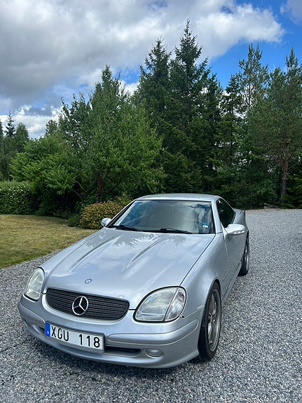 Mercedes-Benz SLK200 4 of 5