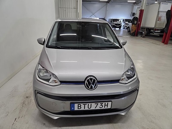 Volkswagen UP! 2 of 5