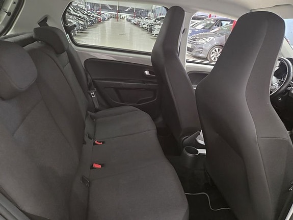 Volkswagen UP! 5 of 5