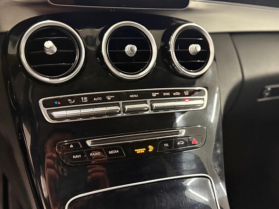 Mercedes-Benz C180 15 of 30