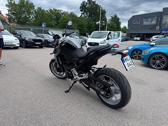 BMW F 900 R 2023 Black Storm Värmehandtag Keyless Ride Svensksåld 4 of 8