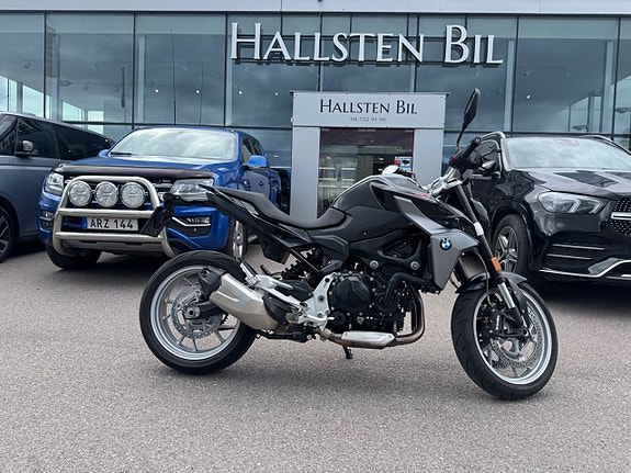 BMW F 900 R 2023 Black Storm Värmehandtag Keyless Ride Svensksåld