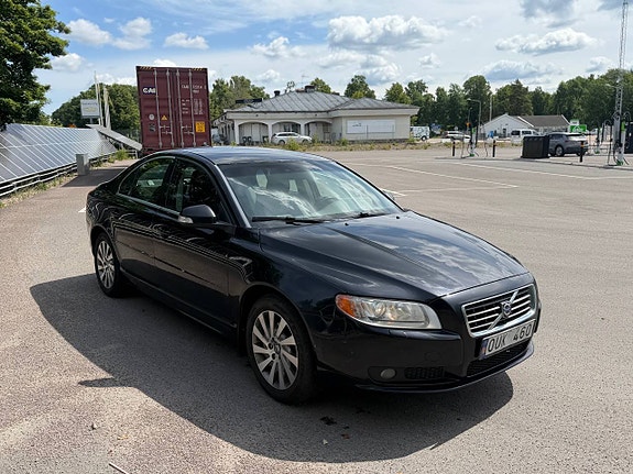 Volvo S80 3 of 5