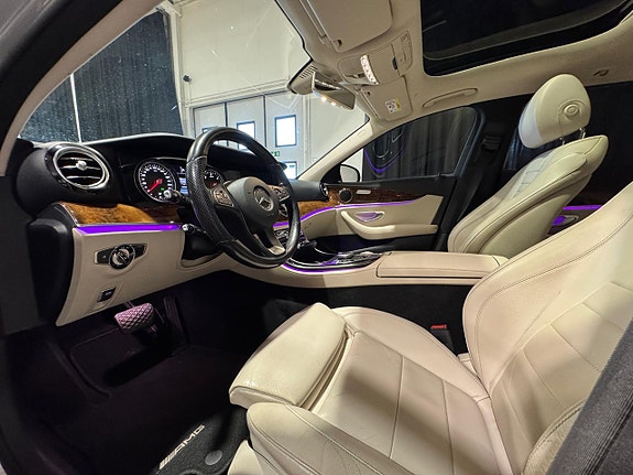 Mercedes-Benz E220 5 of 5