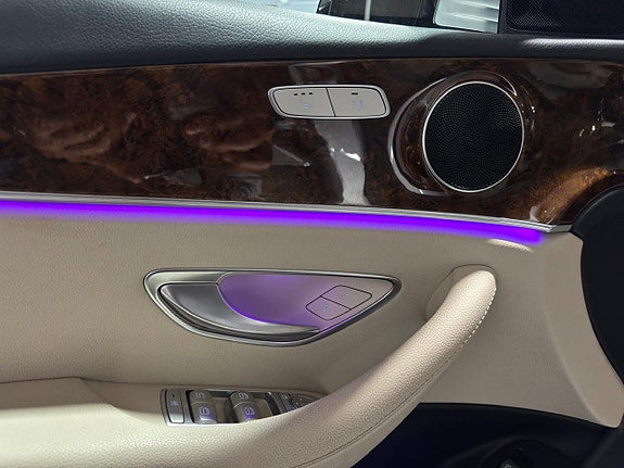 Mercedes-Benz E220 6 of 24