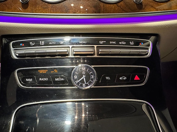 Mercedes-Benz E220 22 of 24