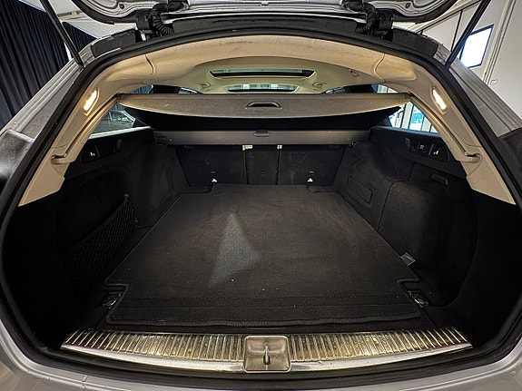Mercedes-Benz E220 18 of 24