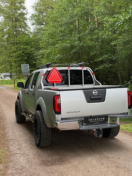 Nissan Navara 2 of 6