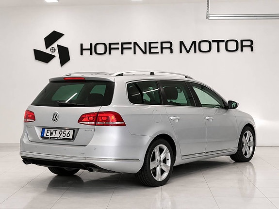 Volkswagen Passat 2 of 9