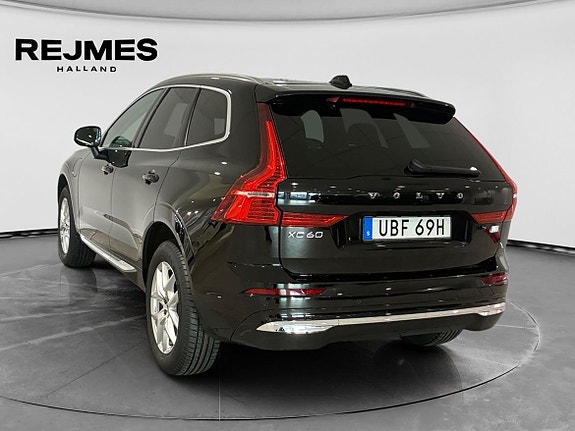 Volvo XC60 2 of 5