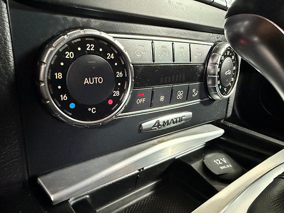 Mercedes-Benz C250 19 of 19