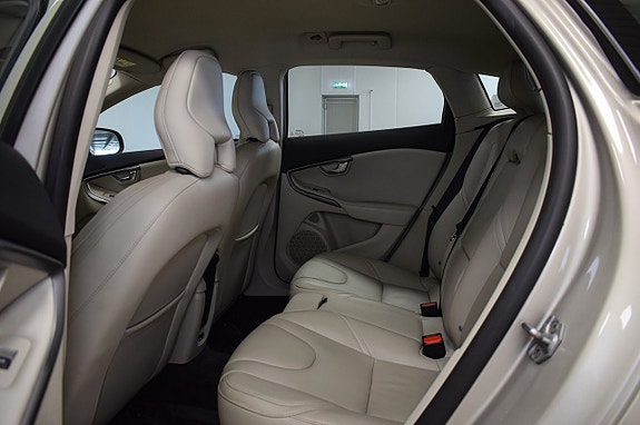 Volvo V40 18 of 22