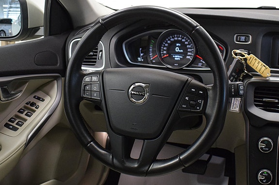 Volvo V40 10 of 22