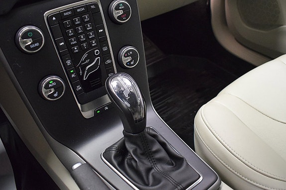Volvo V40 15 of 22