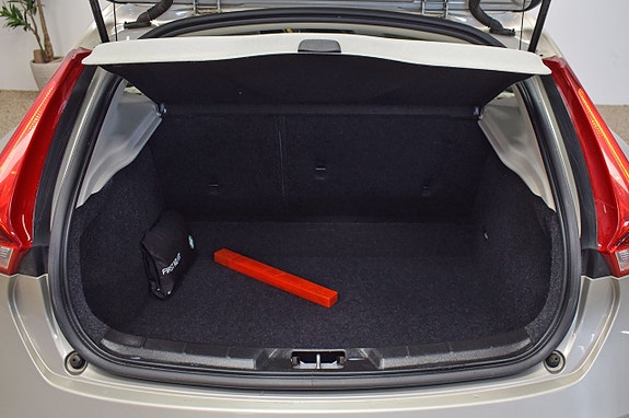 Volvo V40 20 of 22
