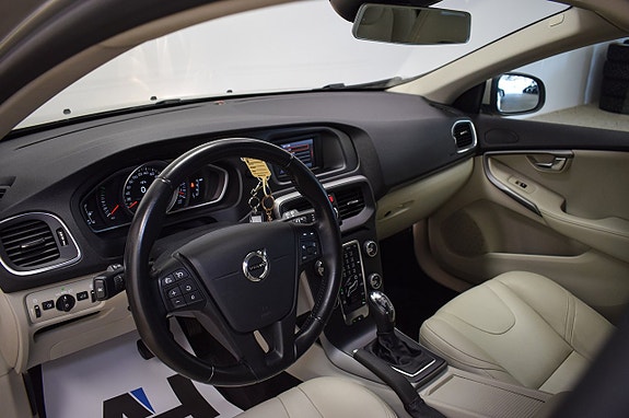 Volvo V40 7 of 22