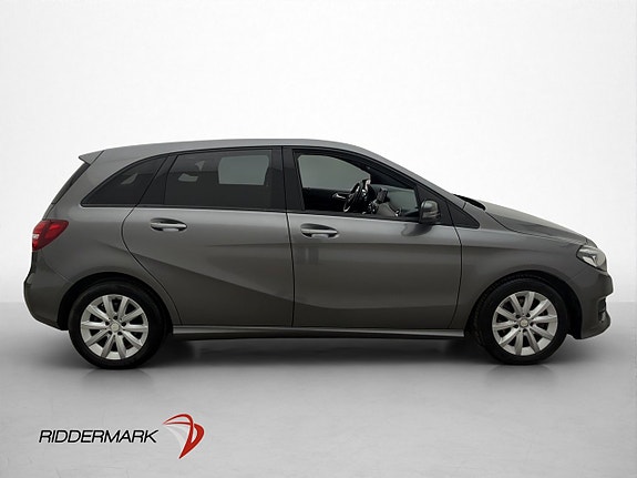 Mercedes-Benz B180 d 4 of 5