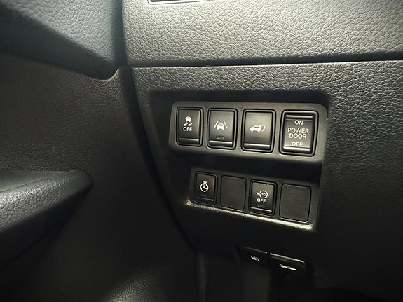 Nissan X-Trail 18 of 27