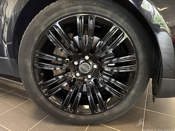 Land Rover Range Rover Sport 13 of 13