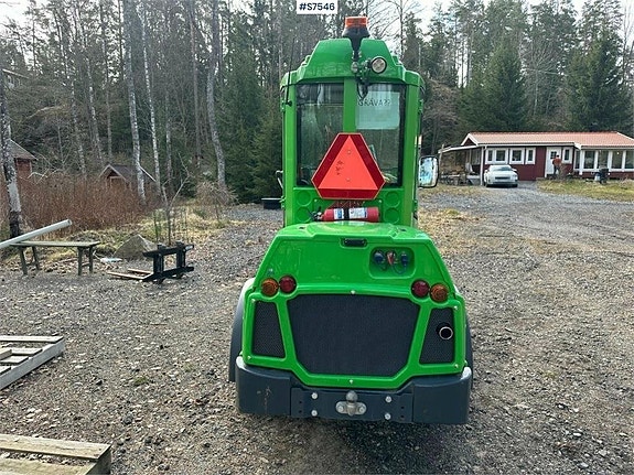 AVANT 750 Kompaktlastare med redskap VIDEO (545,000:- ex mom 4 of 5