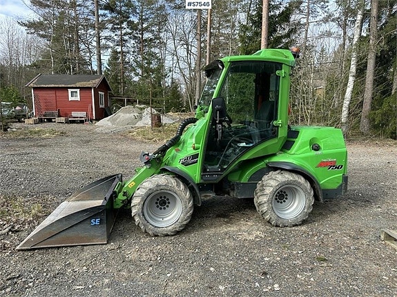 AVANT 750 Kompaktlastare med redskap VIDEO (545,000:- ex mom 2 of 5