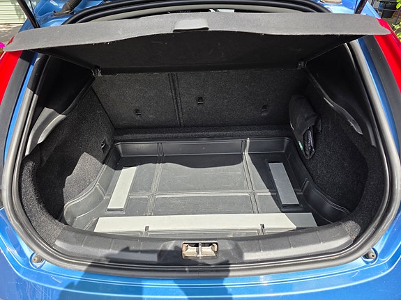 Volvo V40 7 of 27