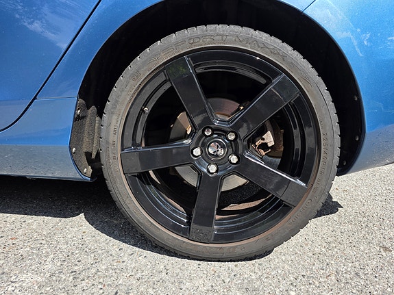 Volvo V40 26 of 27