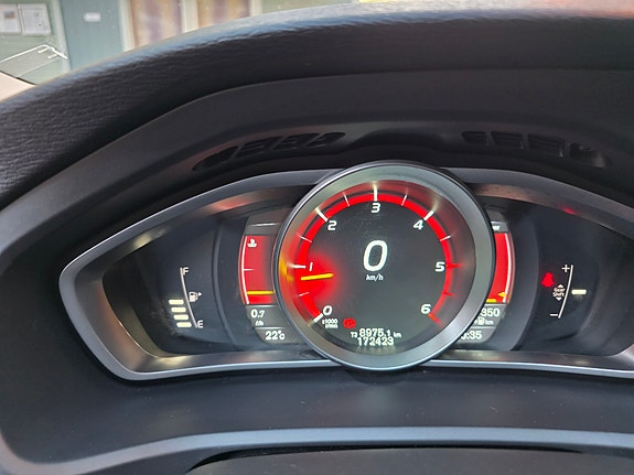 Volvo V40 17 of 27