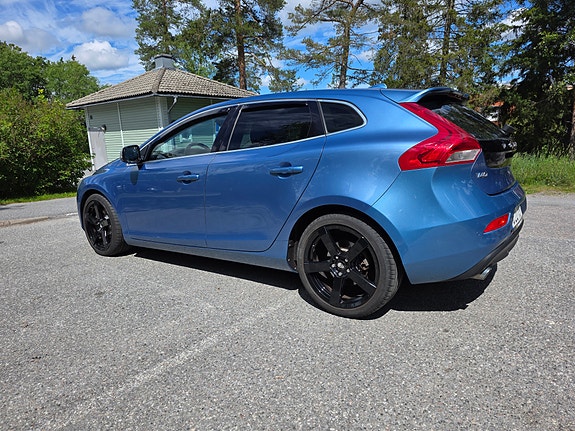 Volvo V40 5 of 27