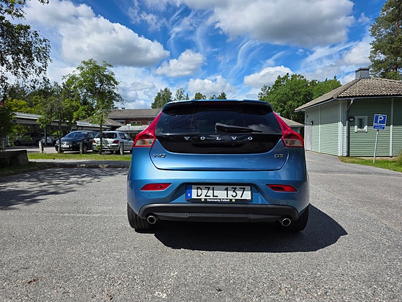 Volvo V40 6 of 27