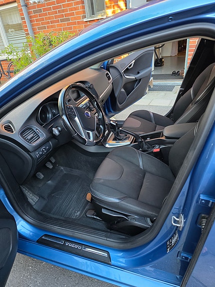 Volvo V40 12 of 27