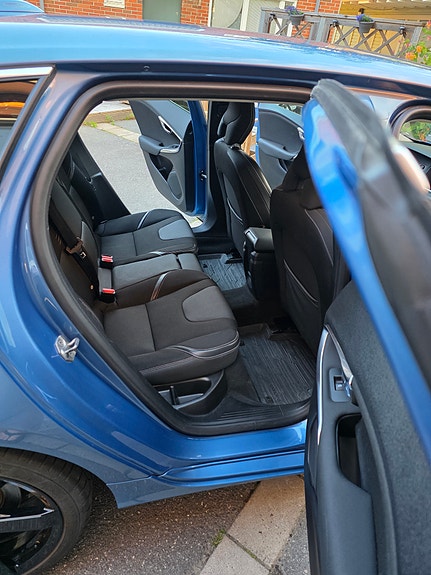 Volvo V40 9 of 27