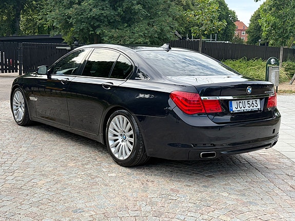 BMW ActiveHybrid 7 4 of 5