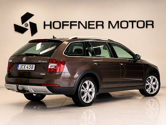 Skoda Octavia Scout 4 of 10