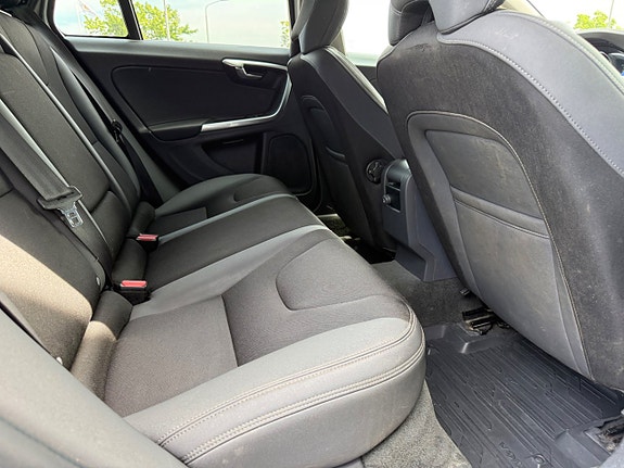 Volvo V60 20 of 25
